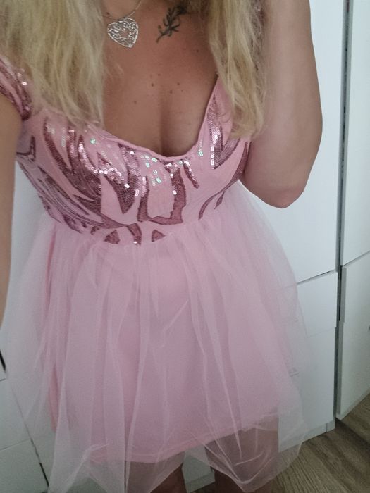 Красива нежна Тюлена рокля розова, пудра