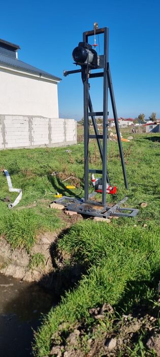 Vand urgent utilaj pentru foraj puturi ( fantani )