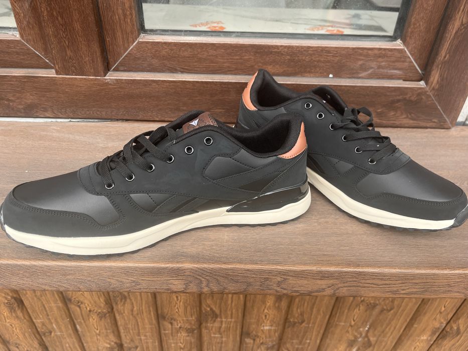 Кроссовки / Великан