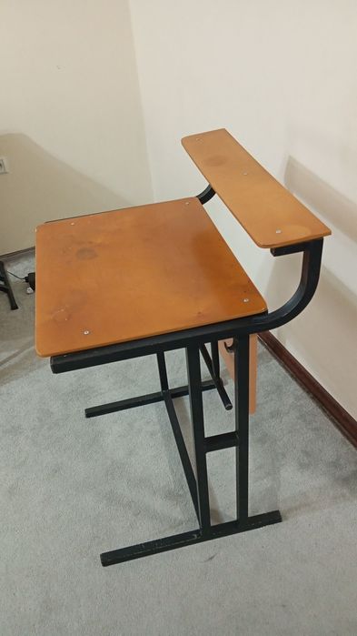 школьная парта для учебы