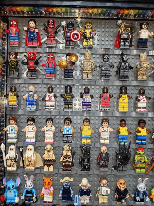 Продам Лего человечки