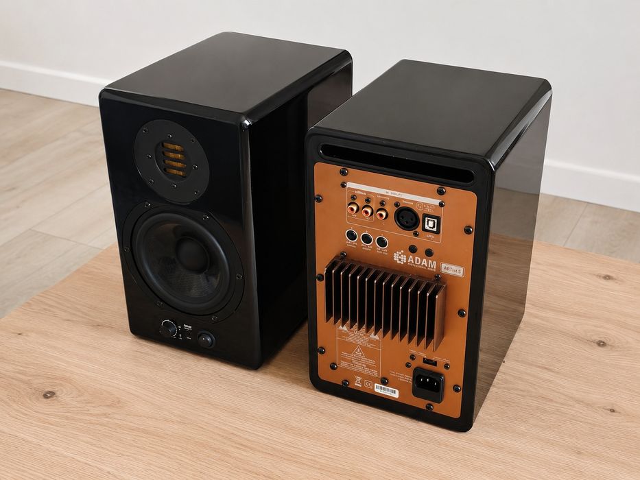ADAM Audio ARTist 5 – premium активни монитори, не Kali, Yamaha