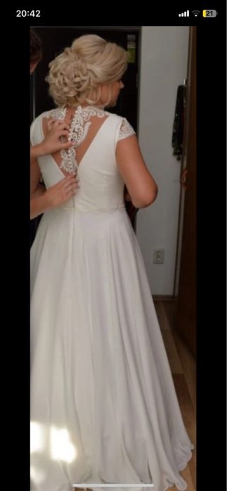 Rochie mireasa cu brodarie