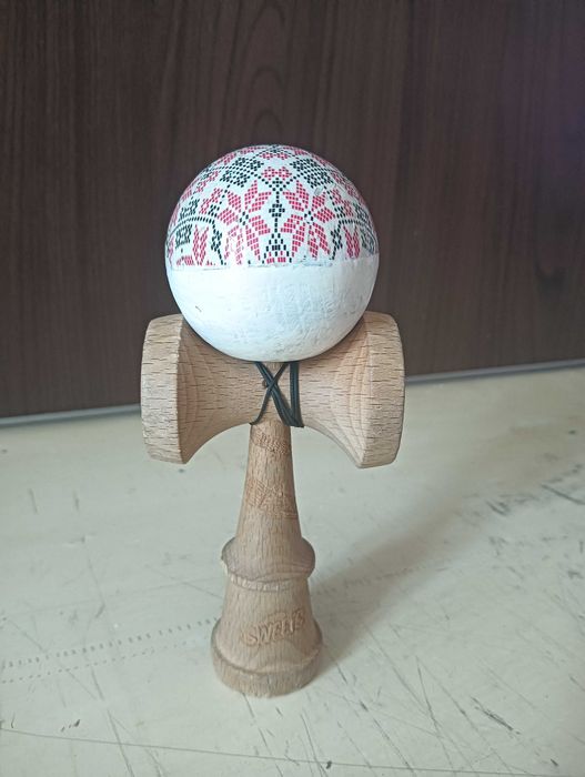 Kendama oase, grip sticky, ata 6-7 degete,in state bună