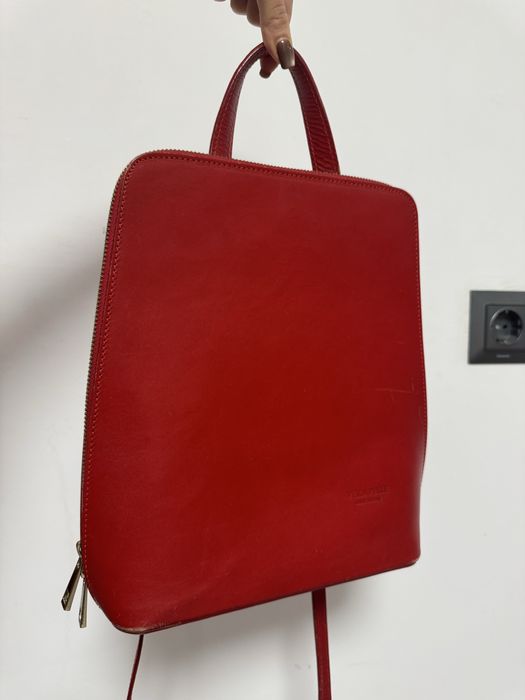 Чанти се продават по отделно всяка;  червената е Vera Pele естествена