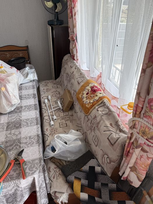 Отдам кухонный уголок с тульчиками