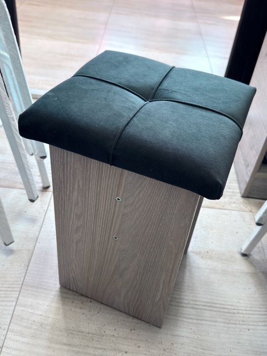 Табуретки обшитые новые