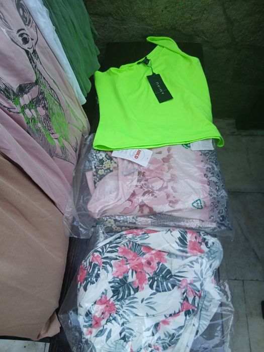 Различни тениски и потници за лятото