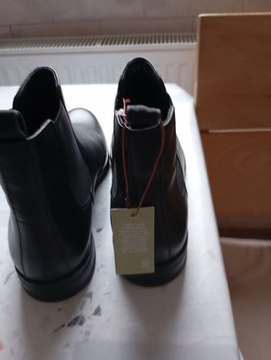 Vând cizme bărbați noi piele mărime 43 - 44 Lasocki