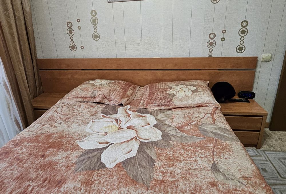 Продам спальный гарнитур