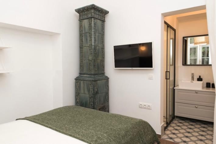 Дава се под наем Едностаен апартамент в София, Център - 27 кв.м за 450 € - Снимка #1