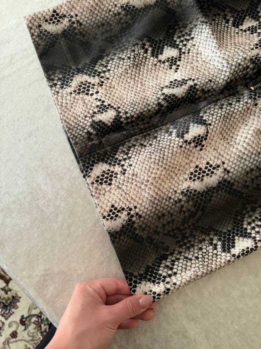 Женское юбках размер S с хорошим качеством