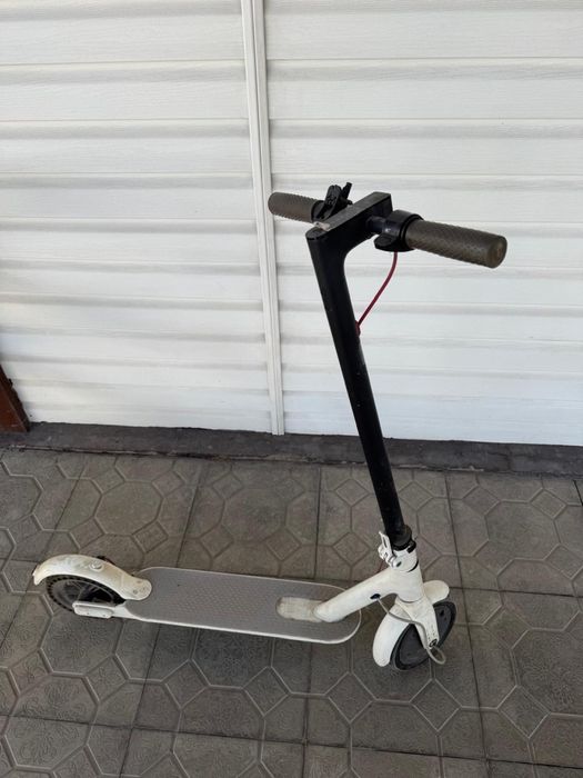 Самокат Xiaomi белый