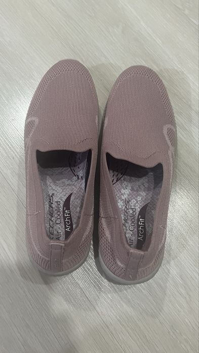 Женские слипоны Skechers размер 39