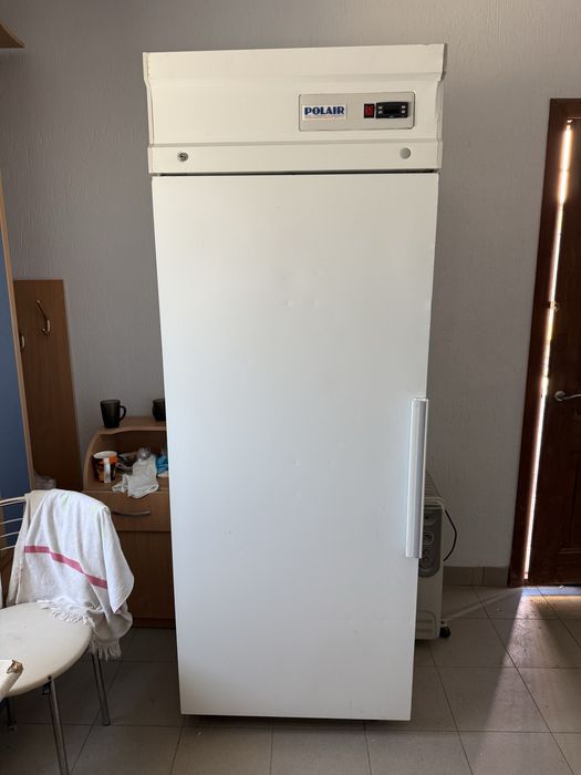 Морозилка вертикальная