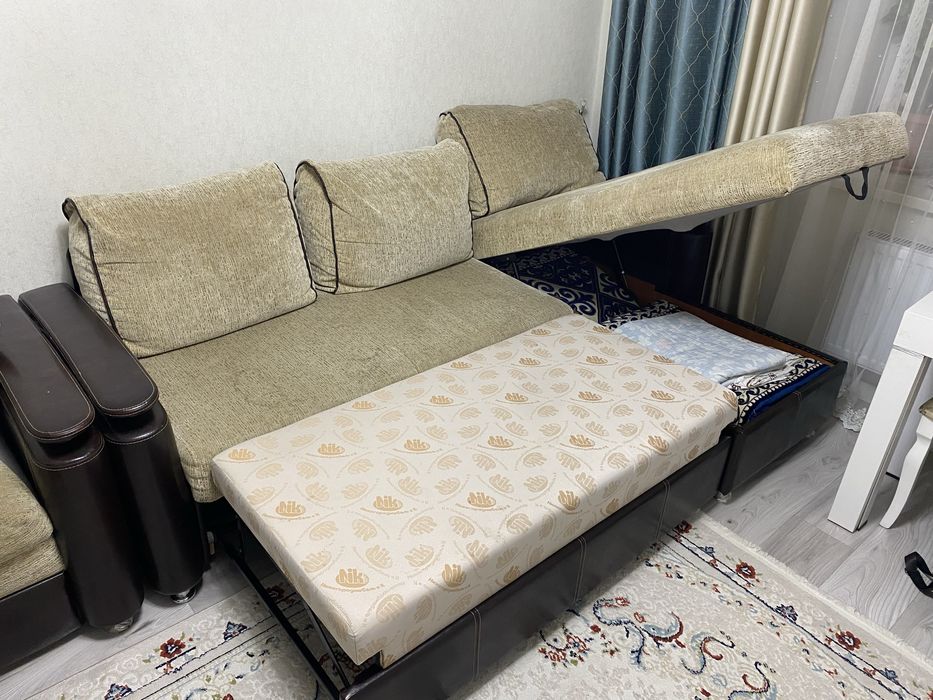 Продам обе дивана в хорошем состоянии