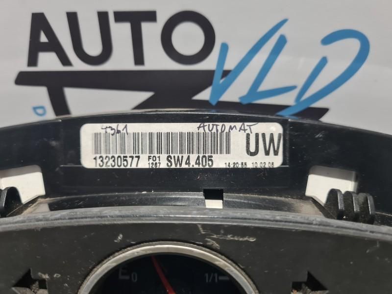 Ceas ceasuri bord diesel Opel Zafira B Facelift 1.9 CDTI AUTOMAT