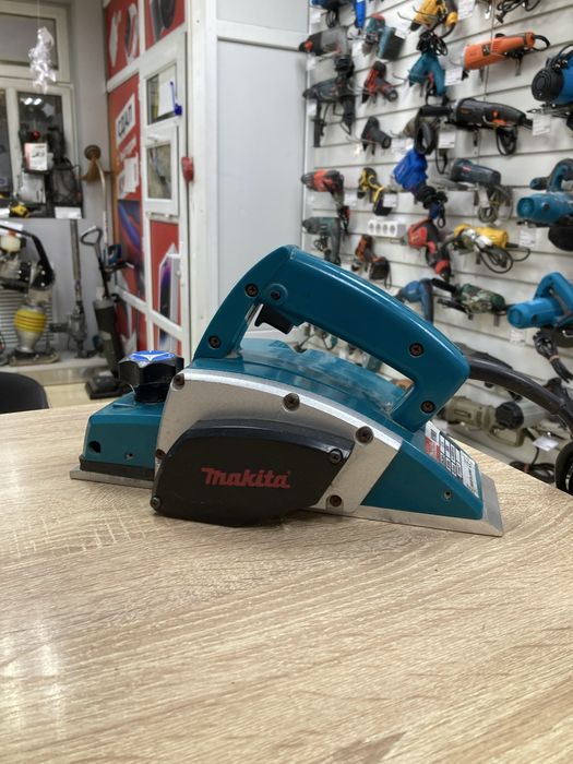 Рубанок электрический Makita (osp14)