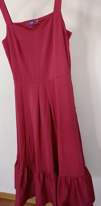 Красивое платье в стиле минимализм