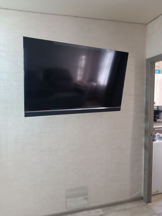 Продам телевизор с саундбаром