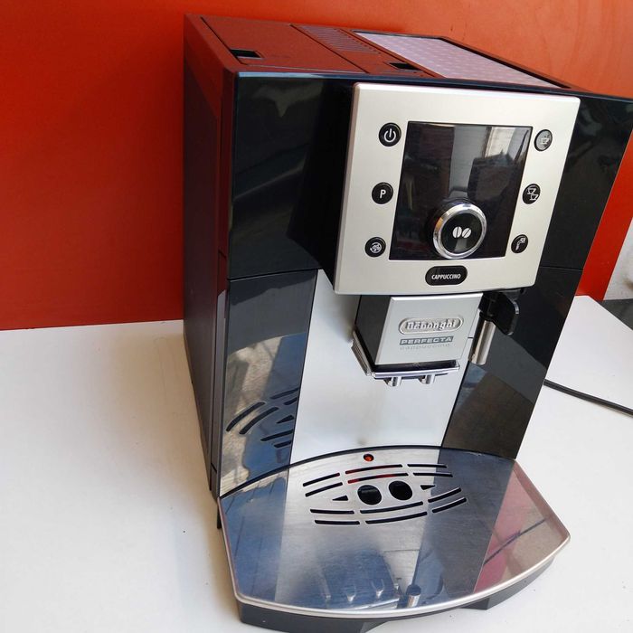 НАЙ ДОБРАТА ОФЕРТА Кафемашина Delonghi Perfecta cappuccino