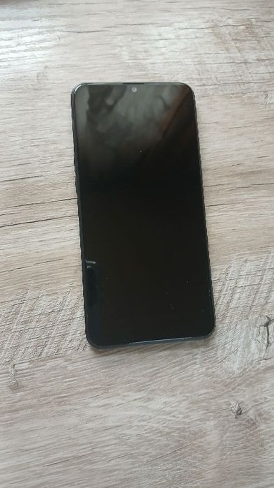 Продаётся телефон.