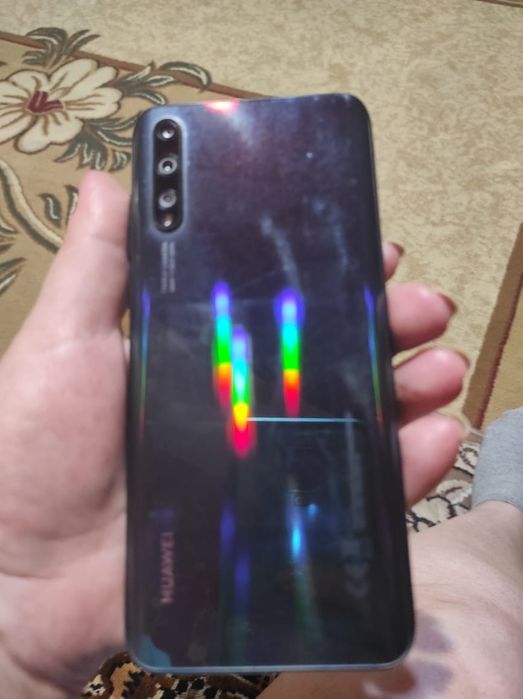 Продаю телефон Huawei y8p