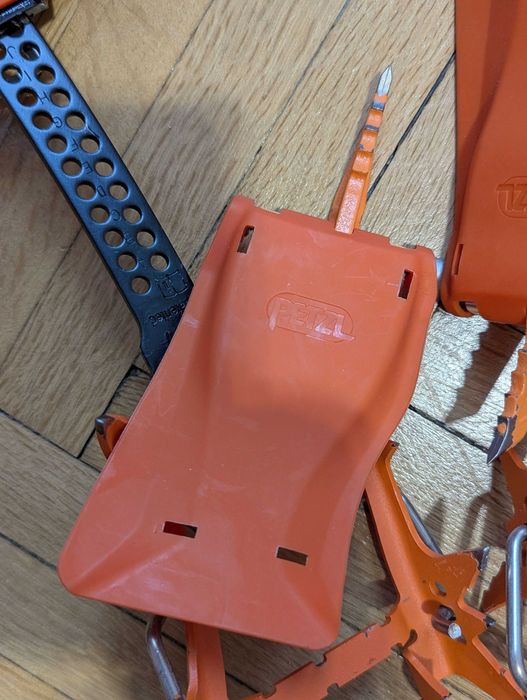 котки Petzl DART