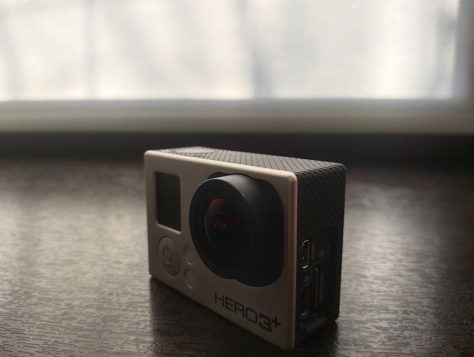 GoPro Hero 3+ в хорошем состоянии + аквабокс + крепления