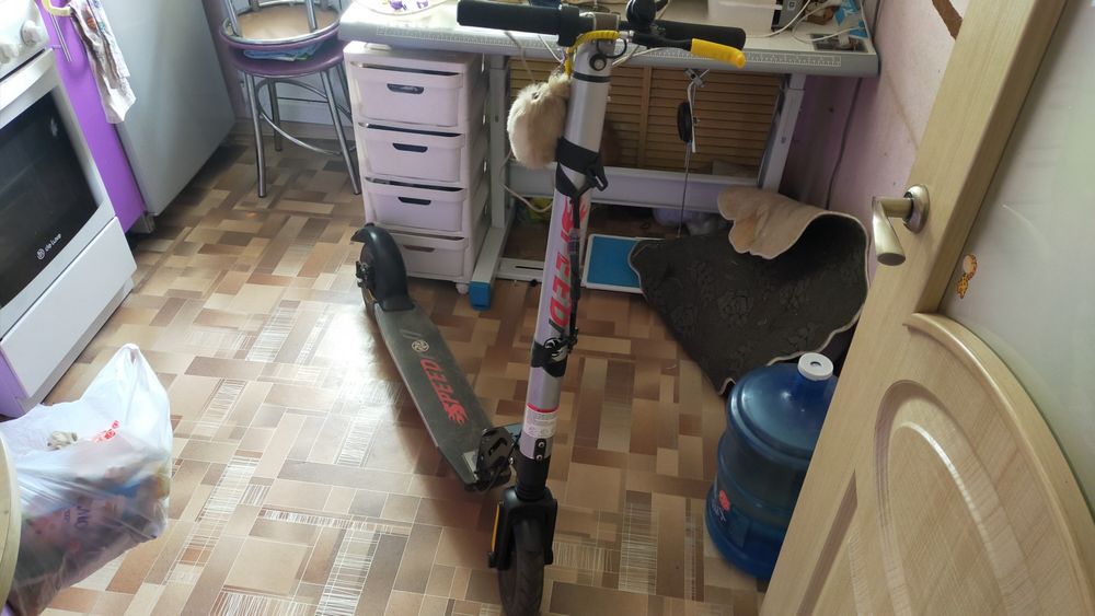 Продам электросамокат Speedroll s12