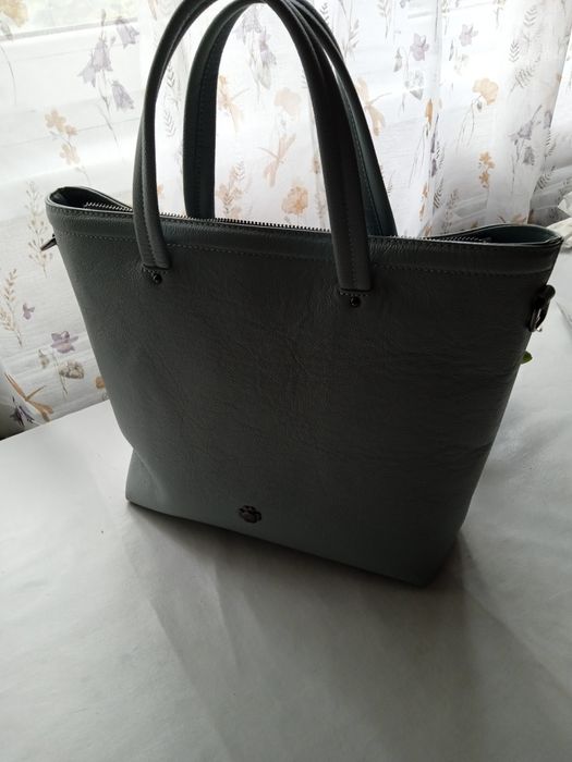 Стилна дамска чанта от естествена кожа