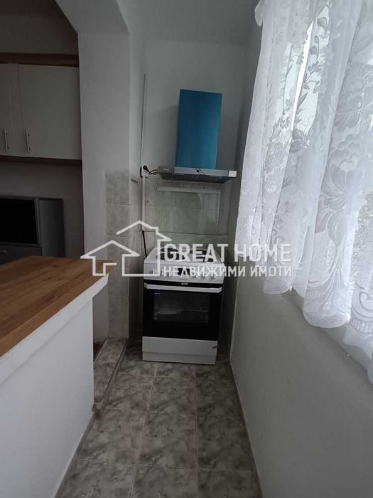 Дава се под наем Тристаен апартамент в Търговище, Център - 67 кв.м за 229.5 € - Снимка #2