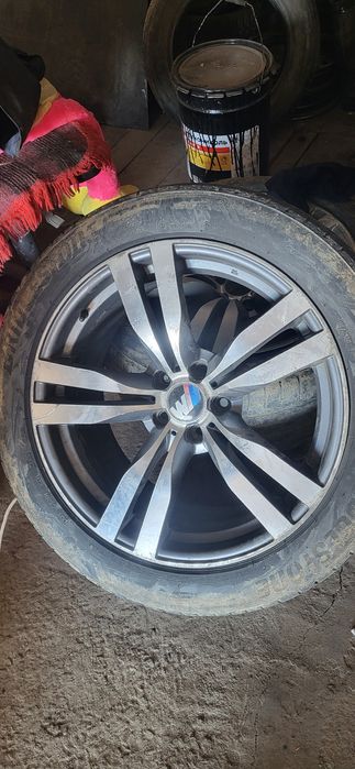 Продам диски с резиной R20