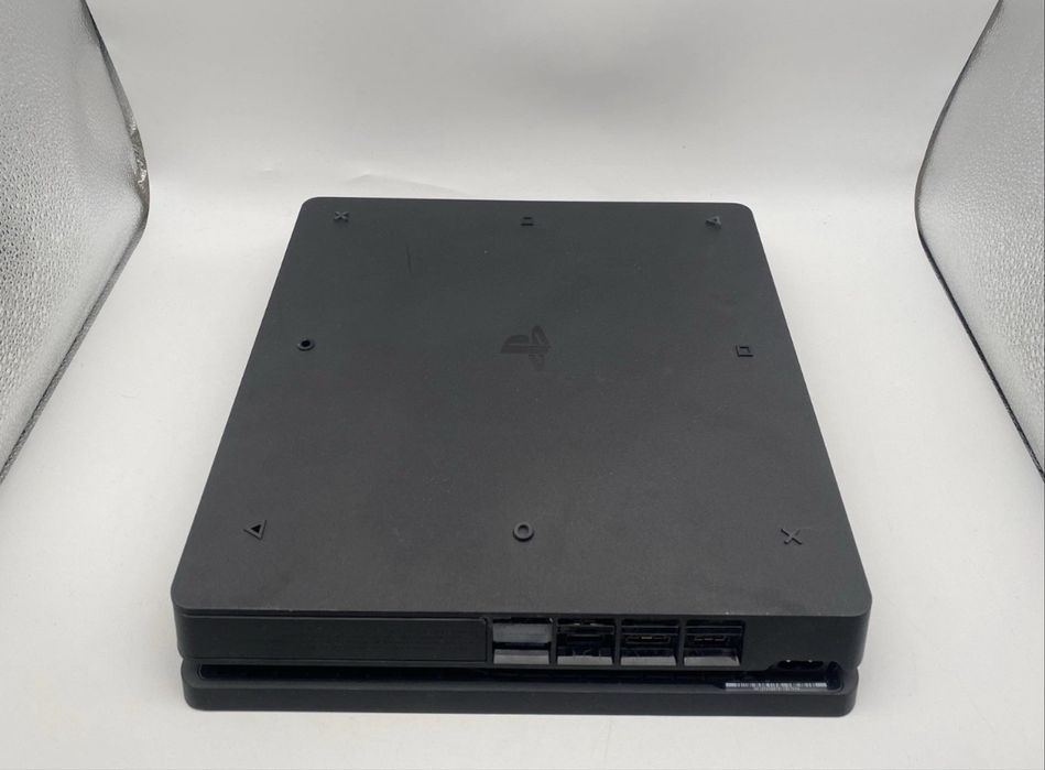 PlayStation 4 (PS4) Slim – Stare bună, curățat recent