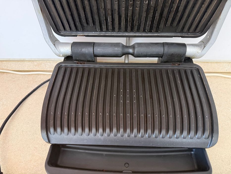 Vând optigrill perfect functional+ tava pentru copt
