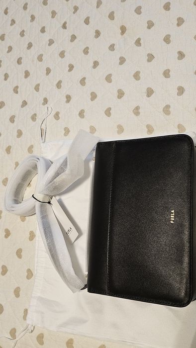 Фурла/ Furla чистно нова