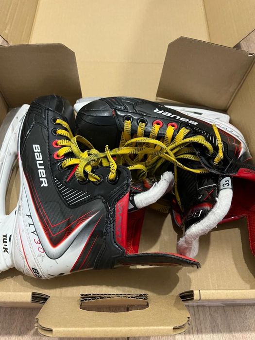 Продам  коньки проф