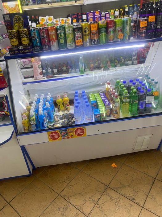 Витрина для рыбы и сыров