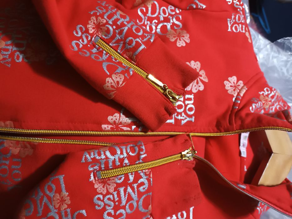 Продам 2 спортивных костюма на девочку