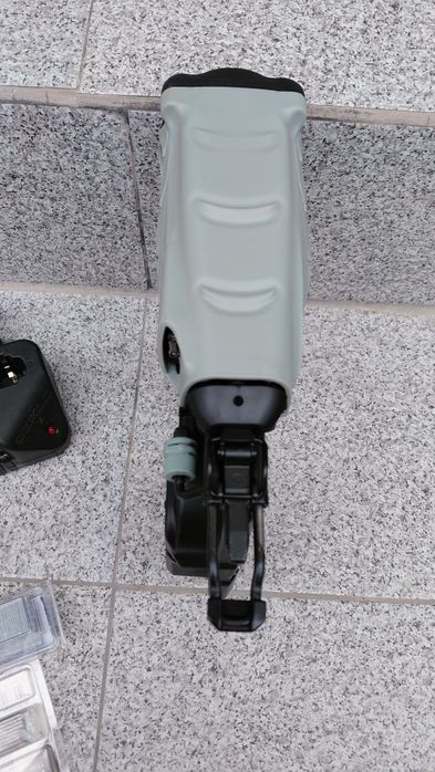 HITACHI NT 50GS GAS Акумулаторен такер с газ