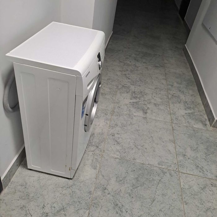 Стиральная машинка на 4 кг.