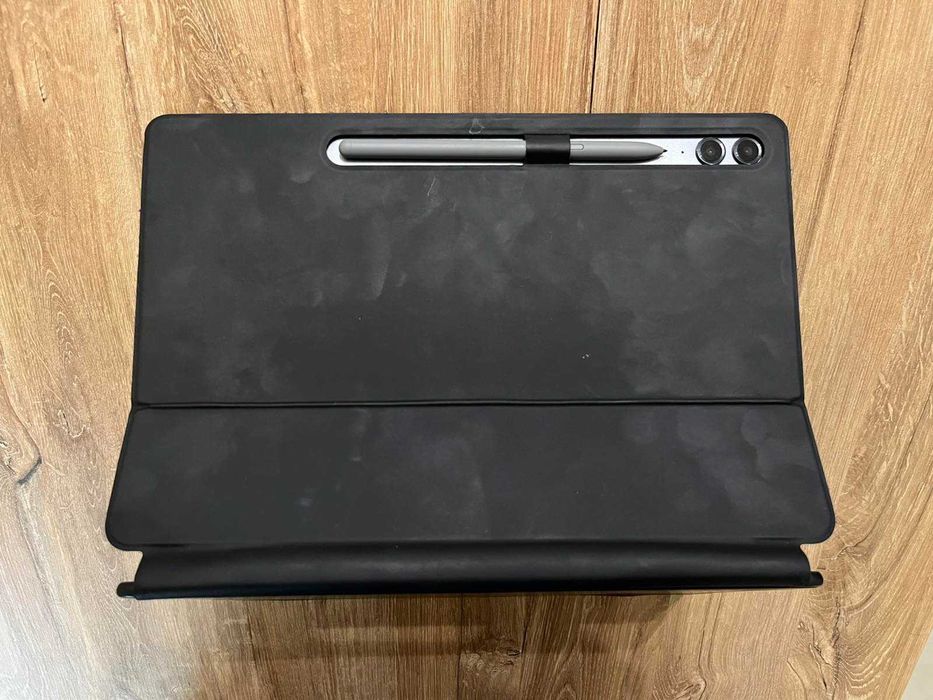 Samsung Galaxy Tab S9FE+ & Magic Keyboard