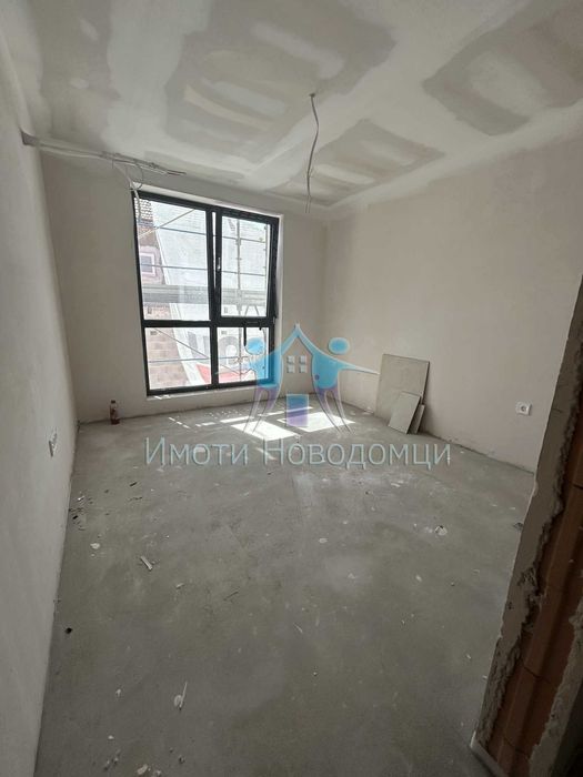 Продава се Тристаен апартамент в Шумен, Пазара - 91 кв.м за 1600 €/кв.м - Снимка #1