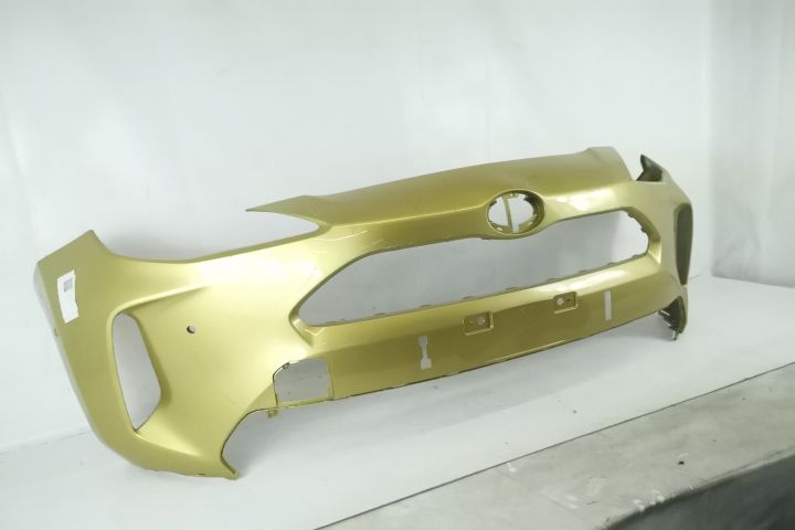 Предна броня Крос Оригинална със Сензори В Добро Състояние Тойота Ярис