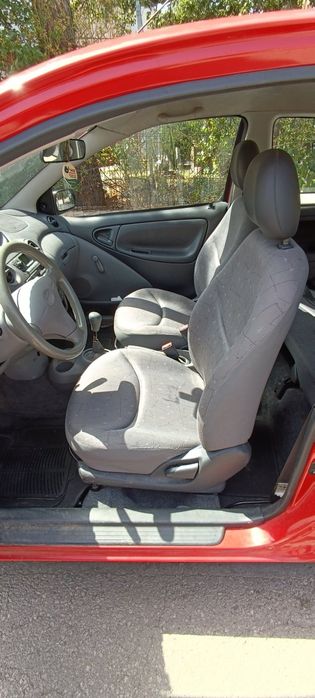Лек автомобил Toyota Yaris