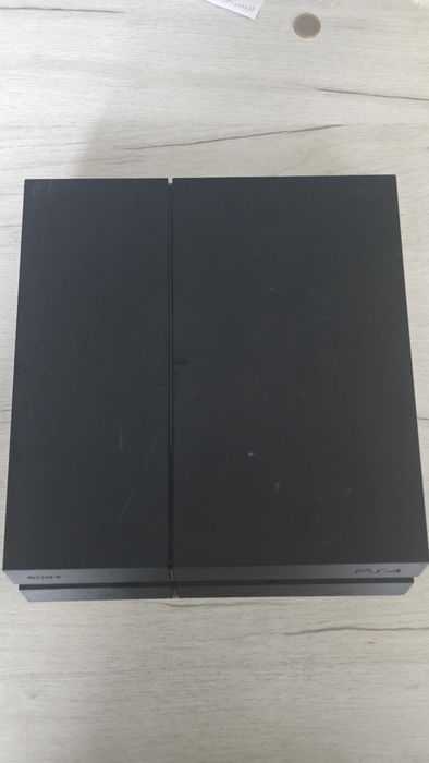 Продавам Playstation 4 за части