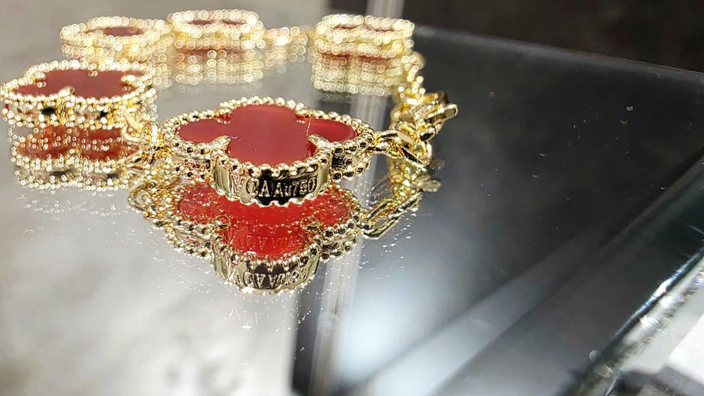 Van Cleef & Arpels VCA Gold Red 5 Motif Vintage Alhambra Дамска Гривна