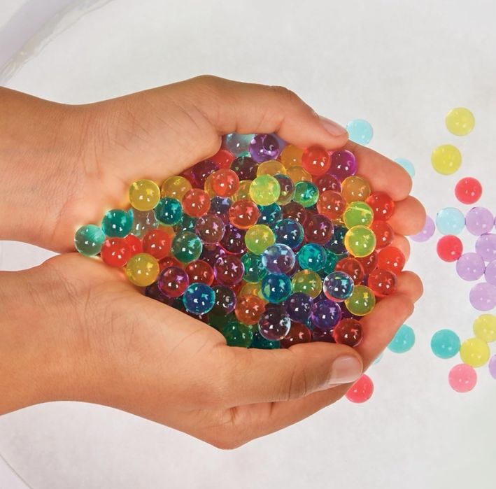 ORBEEZ Challenge kit - студио с 2000 цветни топчета