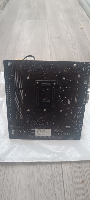 Материнская плата ASUS