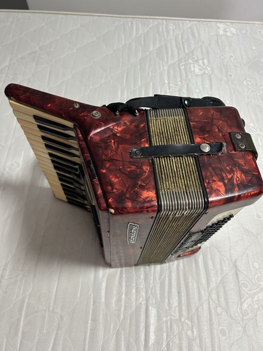 Vand acordeon Weltmeister Stella 60 basi